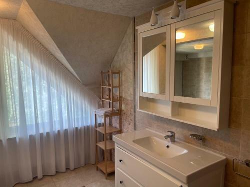 Hostal Sunrise Beach Villa