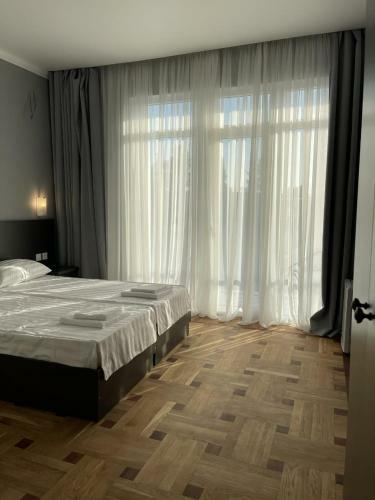 Hostal Grey House