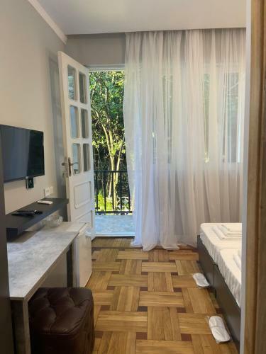 Hostal Grey House