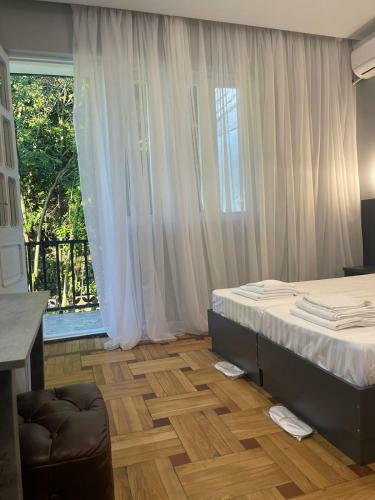 Hostal Grey House