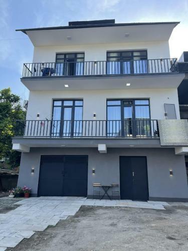Hostal Grey House