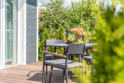 Family Garden Home With Parking & Playground