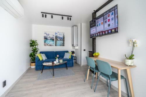 Family Garden Home With Parking & Playground