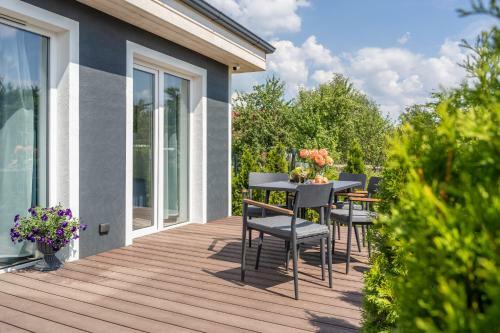 Family Garden Home With Parking & Playground
