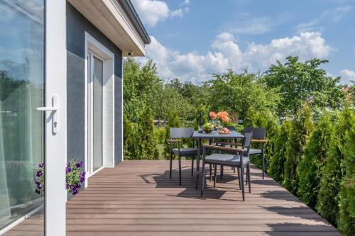 Family Garden Home With Parking & Playground