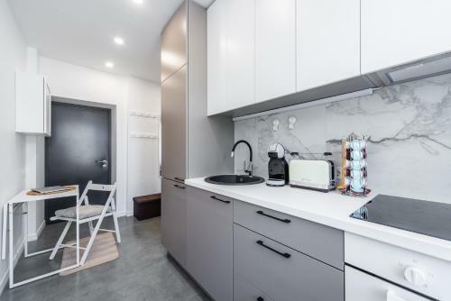 Cozy, Quiet Chevalier Apartment, Center Of Riga