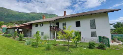 Apartma Pr' Ivani Mi?korinovi