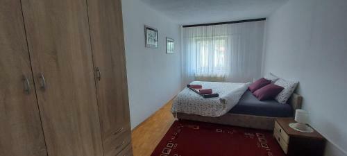 Apartma Pr' Ivani Mi?korinovi
