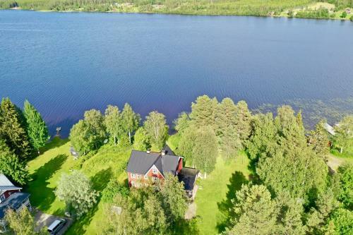 B&B By The Lake