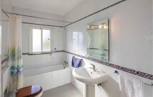 Three-bedroom Holiday Home In S.bras De Alportel