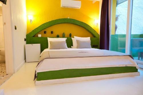 Hotel Tek Han Alacati