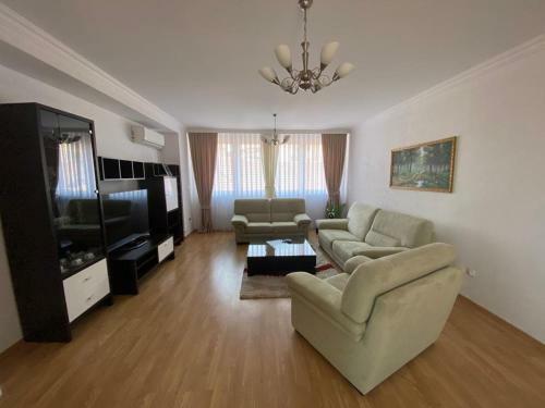Apartamento Spacious 2-bedroom Condo Next To City Center