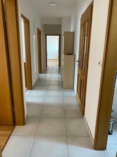 Apartamento Spacious 2-bedroom Condo Next To City Center