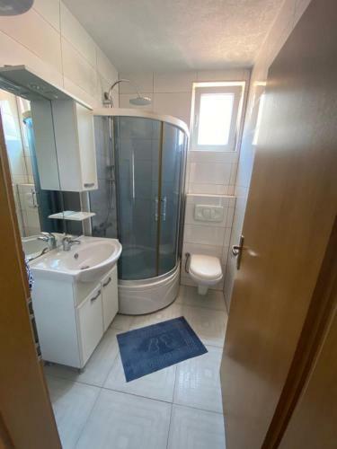 Apartamento Spacious 2-bedroom Condo Next To City Center