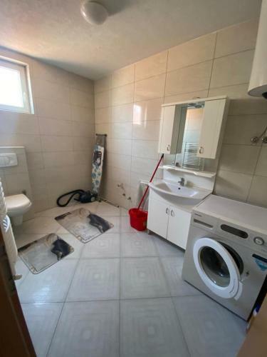 Apartamento Spacious 2-bedroom Condo Next To City Center