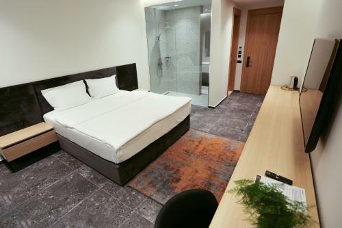 Hotel 12