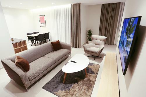 Hotel 12