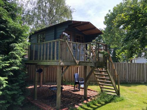 Treehouse Op Het Platteland Van Huize Ouwervelden