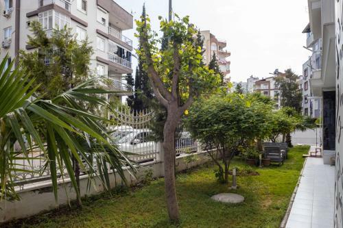 Peaceful Lux Apartment W?th Pool Close To Tramway