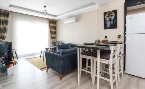 Peaceful Lux Apartment W?th Pool Close To Tramway