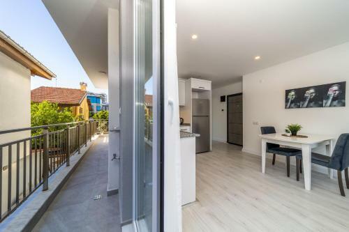 Apartamento Central Flat With Balcony In Muratpasa