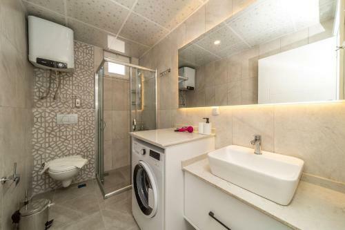 Apartamento Central Flat With Balcony In Muratpasa