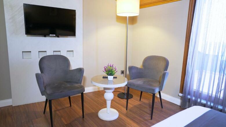 Homey Airport Hotel