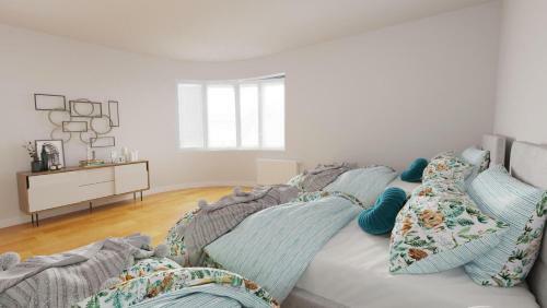 3 Room Apartment, Hybe