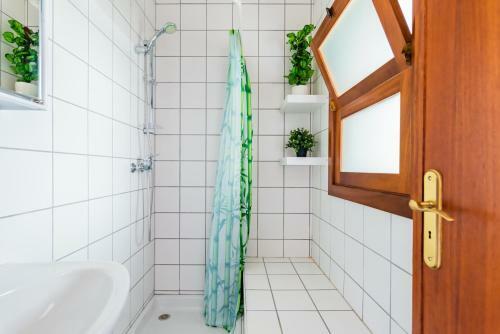 Mirasol - Casa Com P�tio No Centro De Anadia