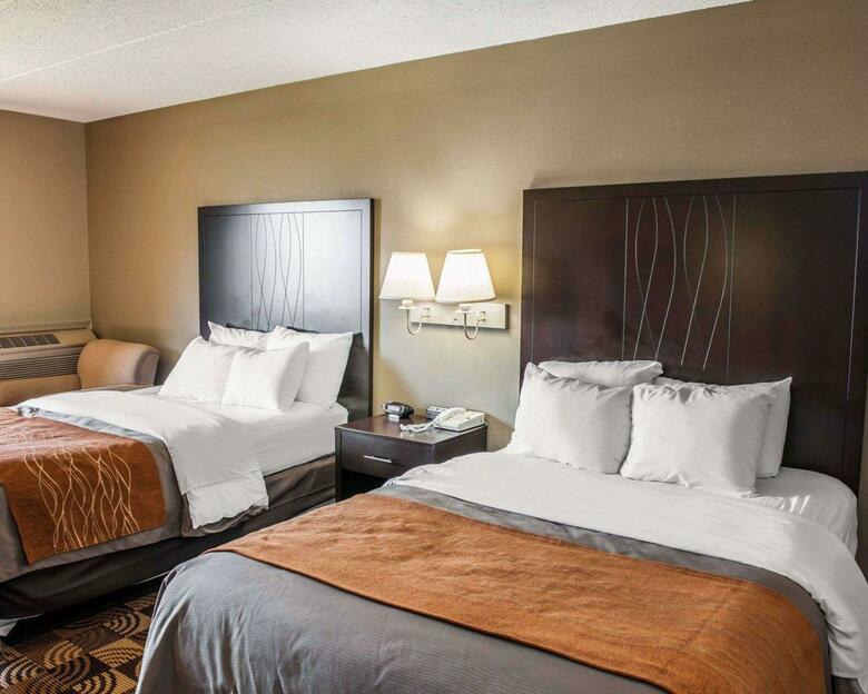 Hotel Comfort Inn & Suites North At The Pyramids