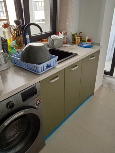 Deluxe 2 Bedroom Apartment With Balcony And Private Parking
