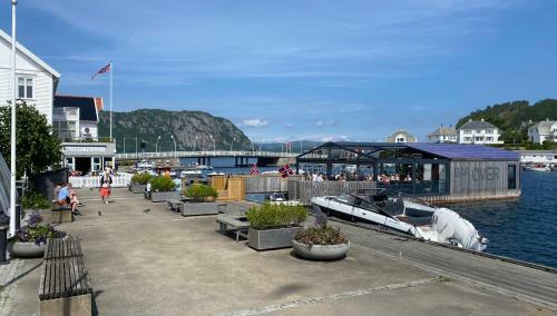 Apartamento Sentral Leilighet I 3. Etg. S�rvendt Med Utsikt