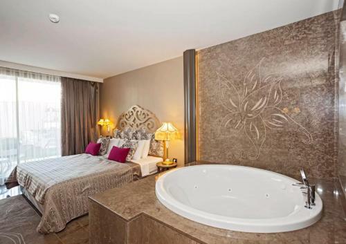 Thor Luxury Hotel Villas