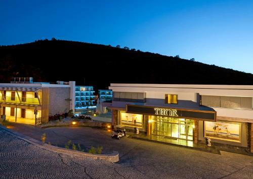 Thor Luxury Hotel Villas