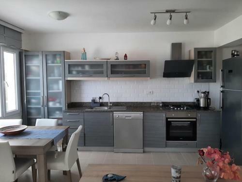 Havuzlu Sitede Deniz Manzaral? Iki Katl? Villa