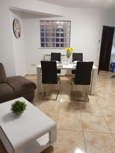Apartma Maja, Mateja