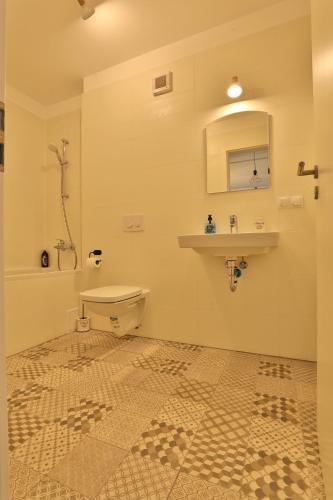 Lara Apartment 406