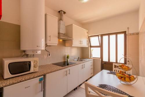 Charming 2-bed Apartment In Armacao De Pera