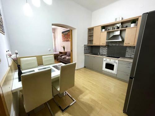 Viktorija City Center Apartment