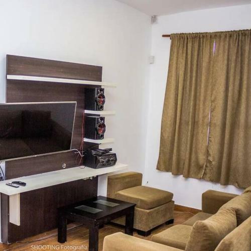 Casa Amplia Con Pileta Climatizada