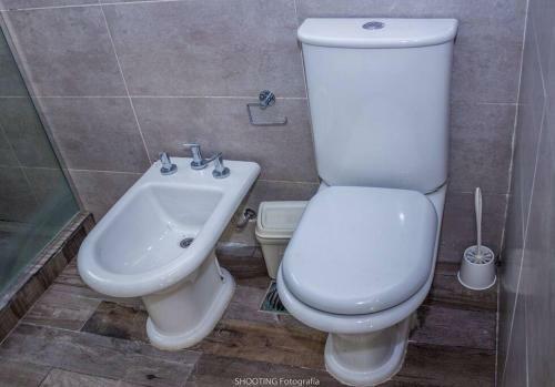 Casa Amplia Con Pileta Climatizada