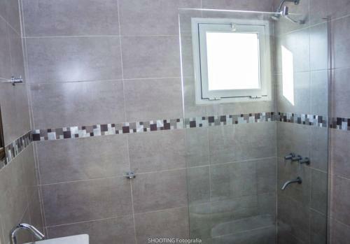 Casa Amplia Con Pileta Climatizada