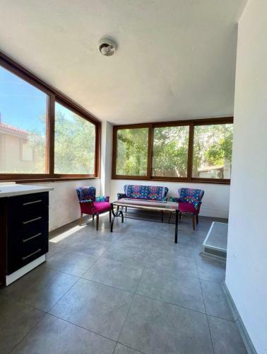 Apartamento Ala�at? Flat With New Furniture