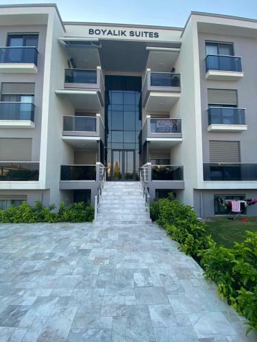 Apartamento Denize Yak?n Havuzlu Bah�eli Bir Daire