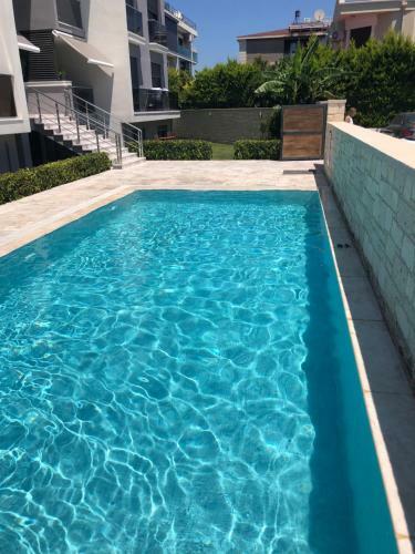 Apartamento Denize Yak?n Havuzlu Bah�eli Bir Daire