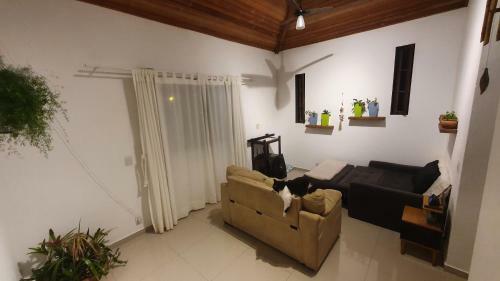 Sof� Cama Na Sala Em Casa Compartilhada