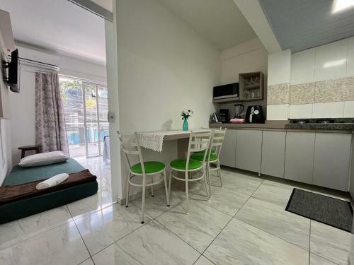 Apartamento Ma13 - Kitnet Super Completa Com Ar Condicionado E Vista Big Wheel, Garagem