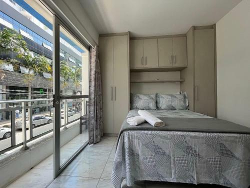 Apartamento Ma13 - Kitnet Super Completa Com Ar Condicionado E Vista Big Wheel, Garagem