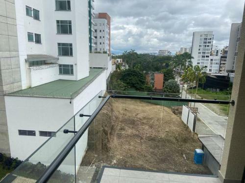 Apartamento Hermoso Edificio Con Piscina.