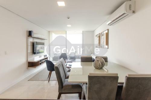 Luxurious And Modern Two-bedroom Apartment